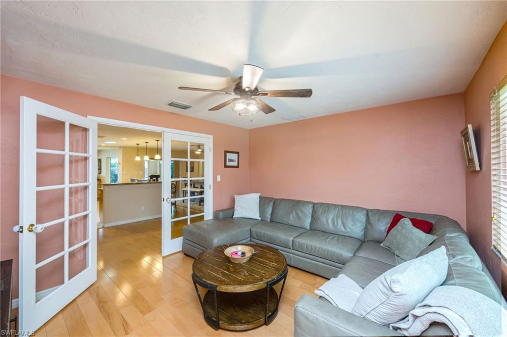 216 Willoughby DR