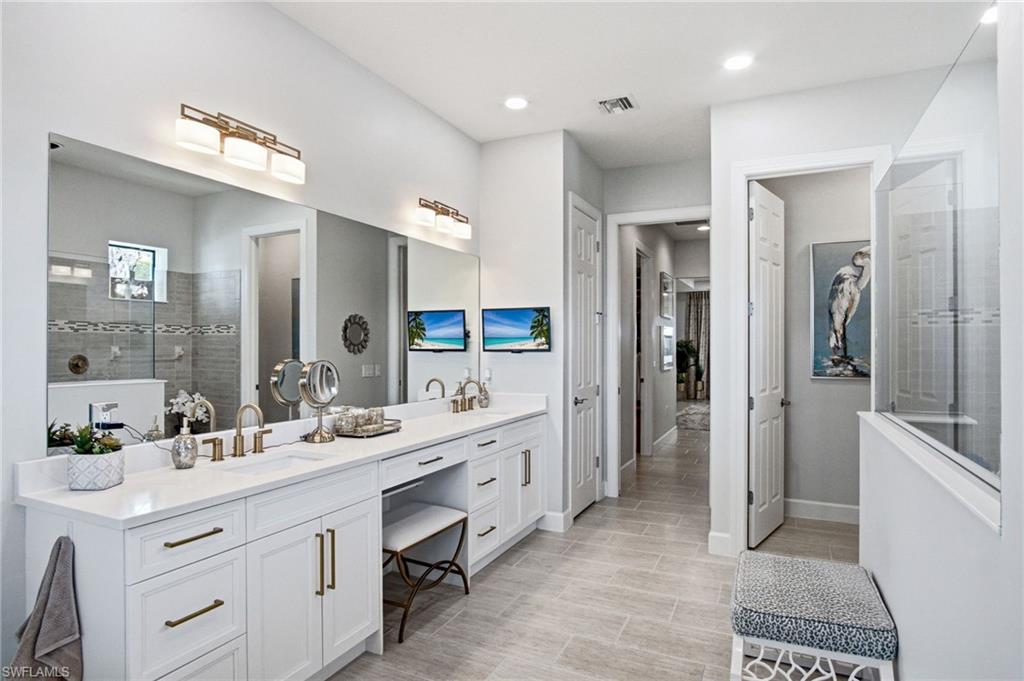 16284 Camden Lakes CIR