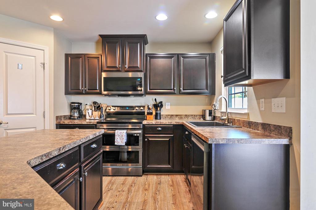 809 COLDWATER DRIVE