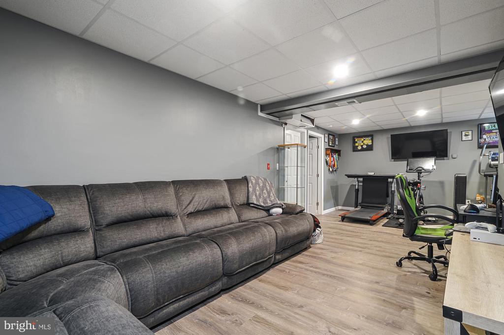 809 COLDWATER DRIVE
