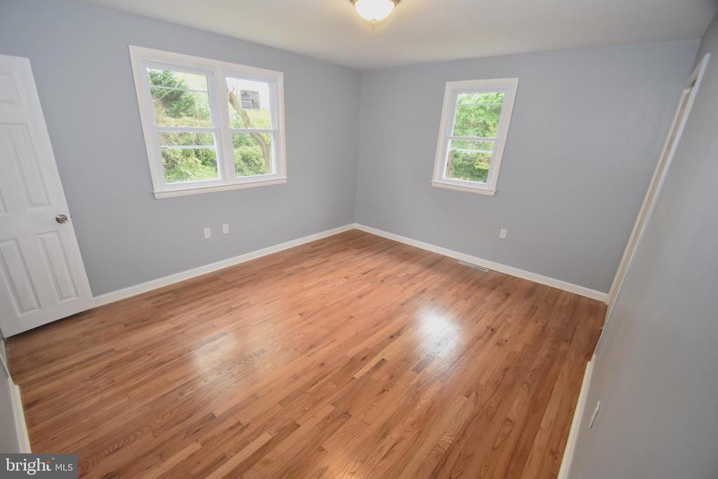 1818 FLORAL DRIVE
