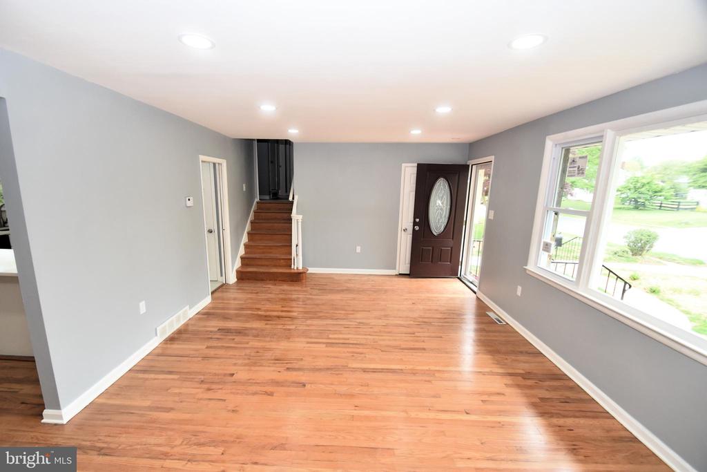 1818 FLORAL DRIVE