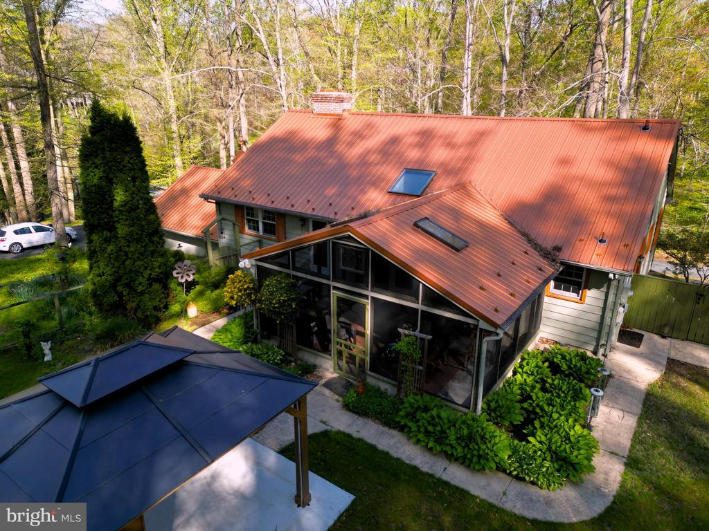 212 WEDGEWOOD ROAD