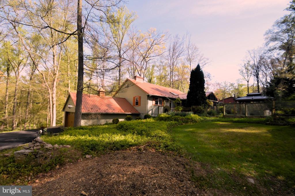 212 WEDGEWOOD ROAD