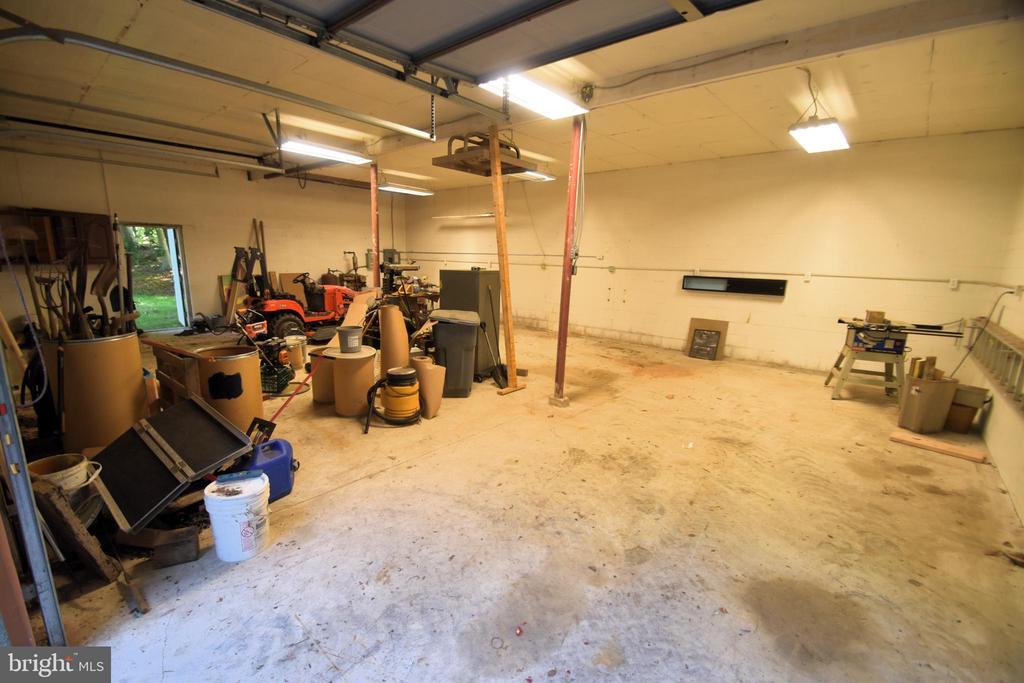 212 WEDGEWOOD ROAD