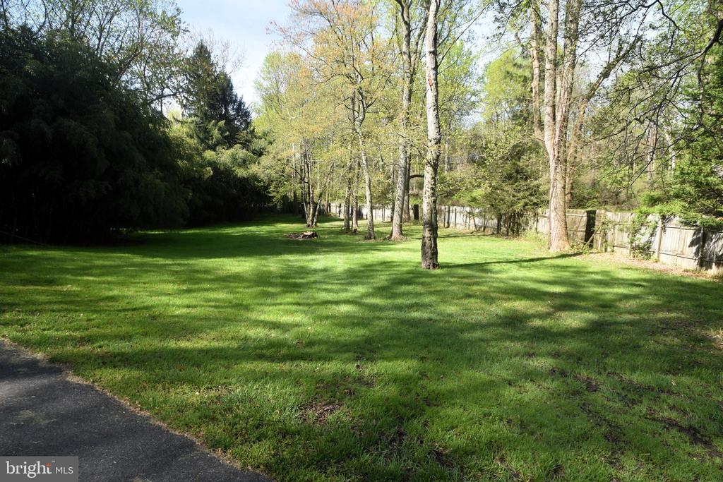 212 WEDGEWOOD ROAD