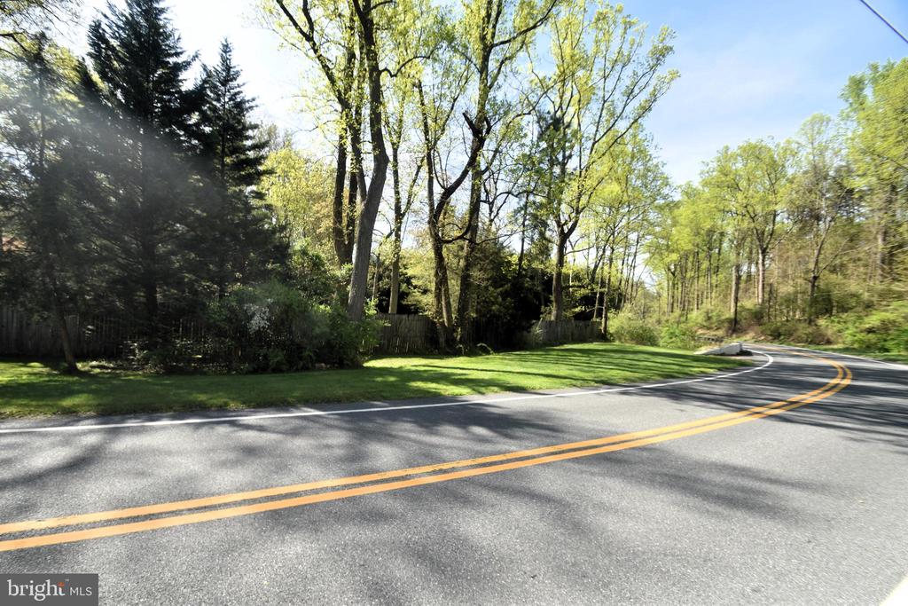 212 WEDGEWOOD ROAD