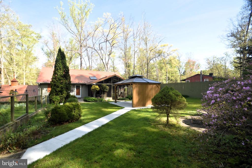 212 WEDGEWOOD ROAD