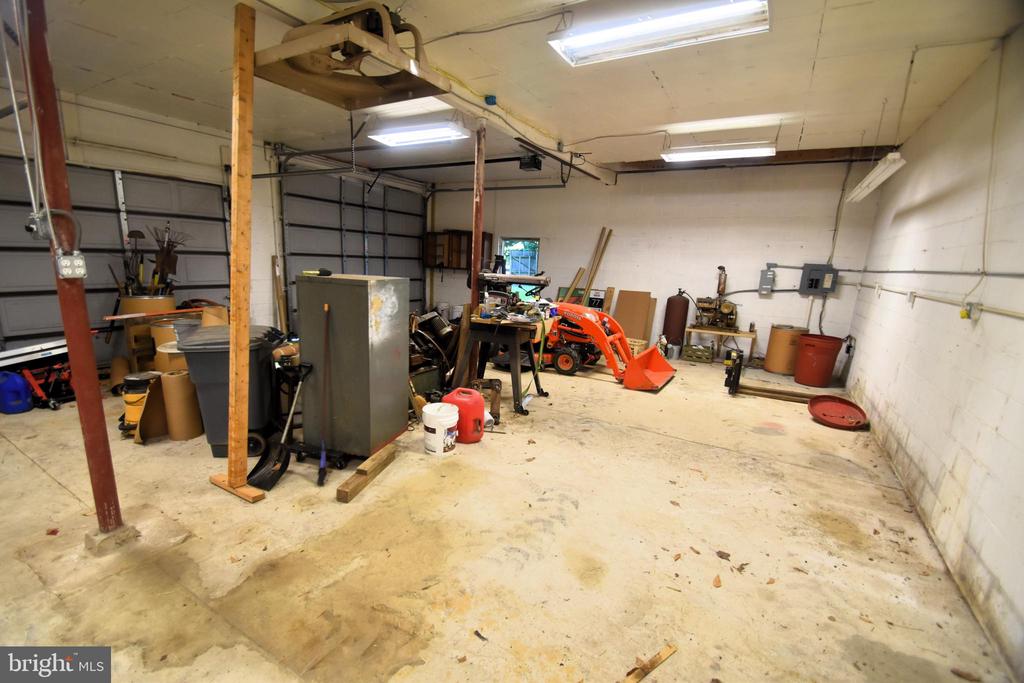 212 WEDGEWOOD ROAD