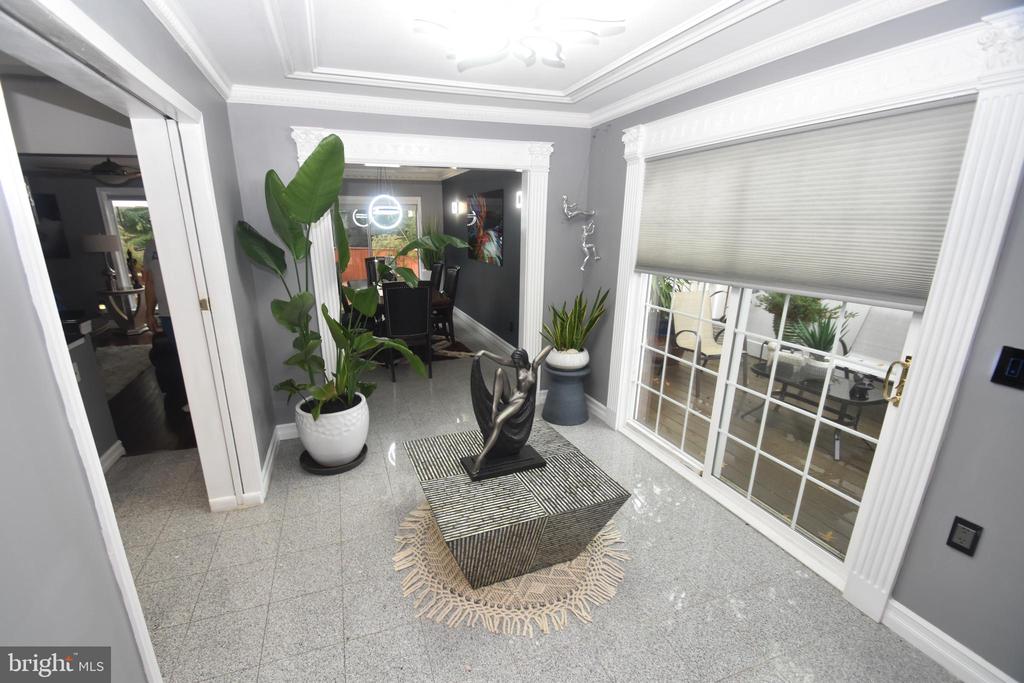 145 W RUTHERFORD