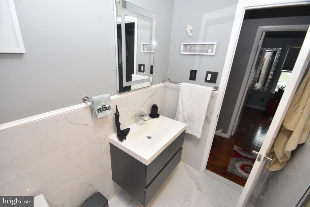 145 W RUTHERFORD