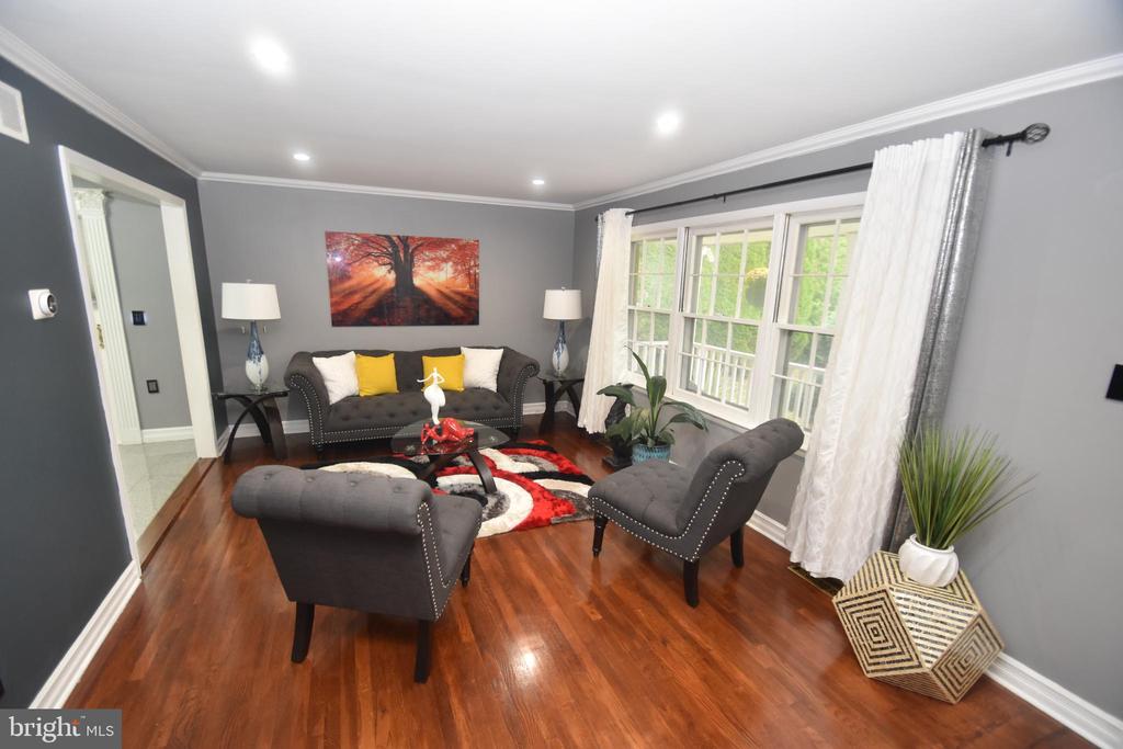 145 W RUTHERFORD