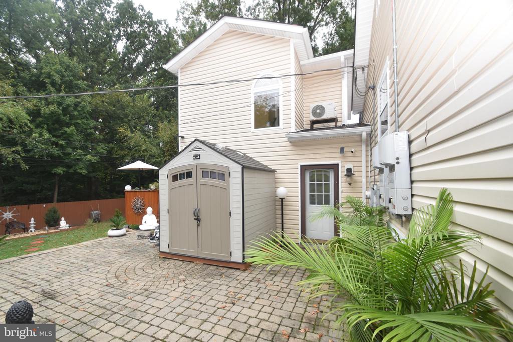 145 W RUTHERFORD