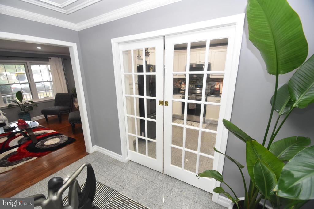 145 W RUTHERFORD