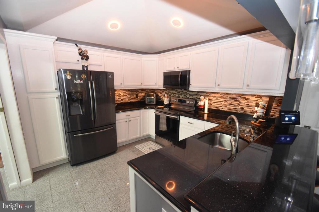 145 W RUTHERFORD