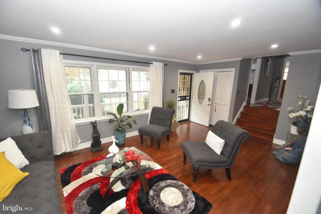 145 W RUTHERFORD