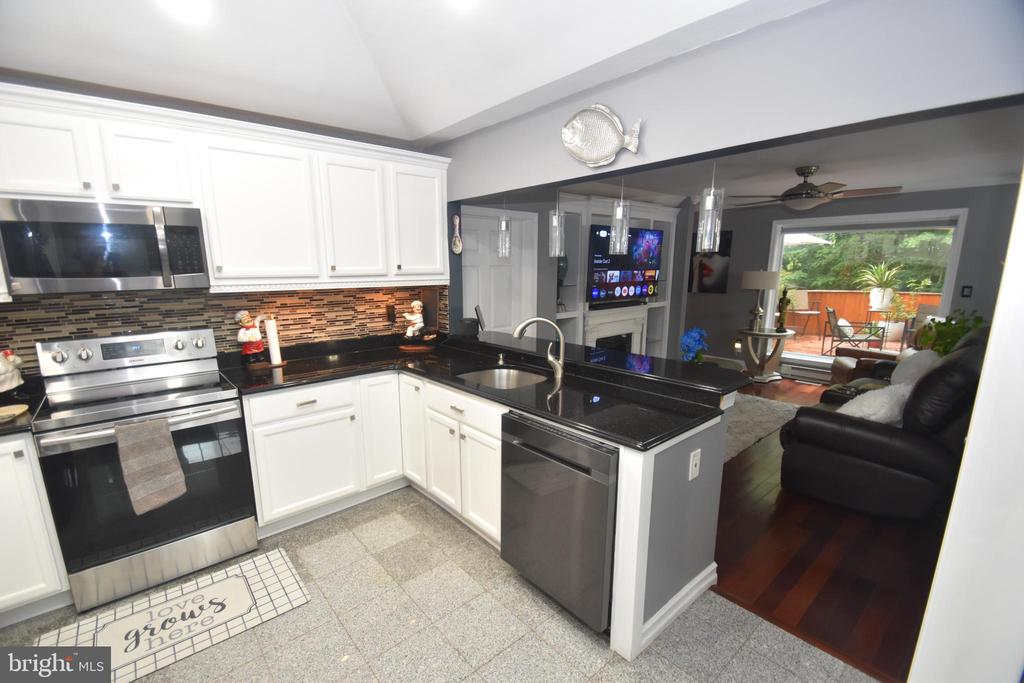 145 W RUTHERFORD