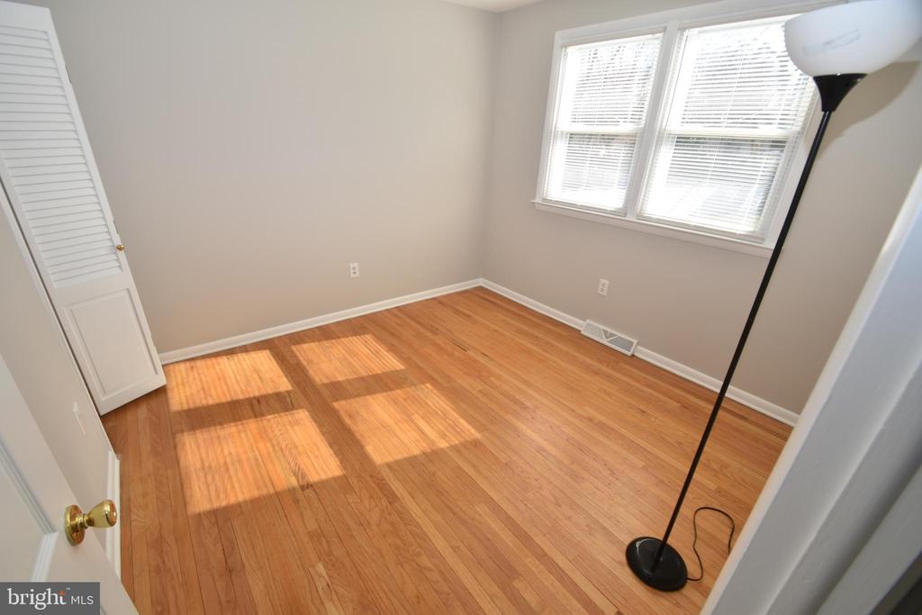 1105 RALPH ROAD