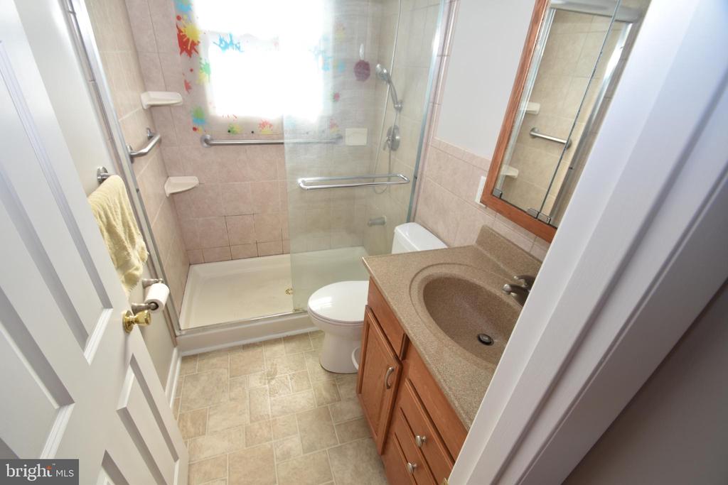 1105 RALPH ROAD