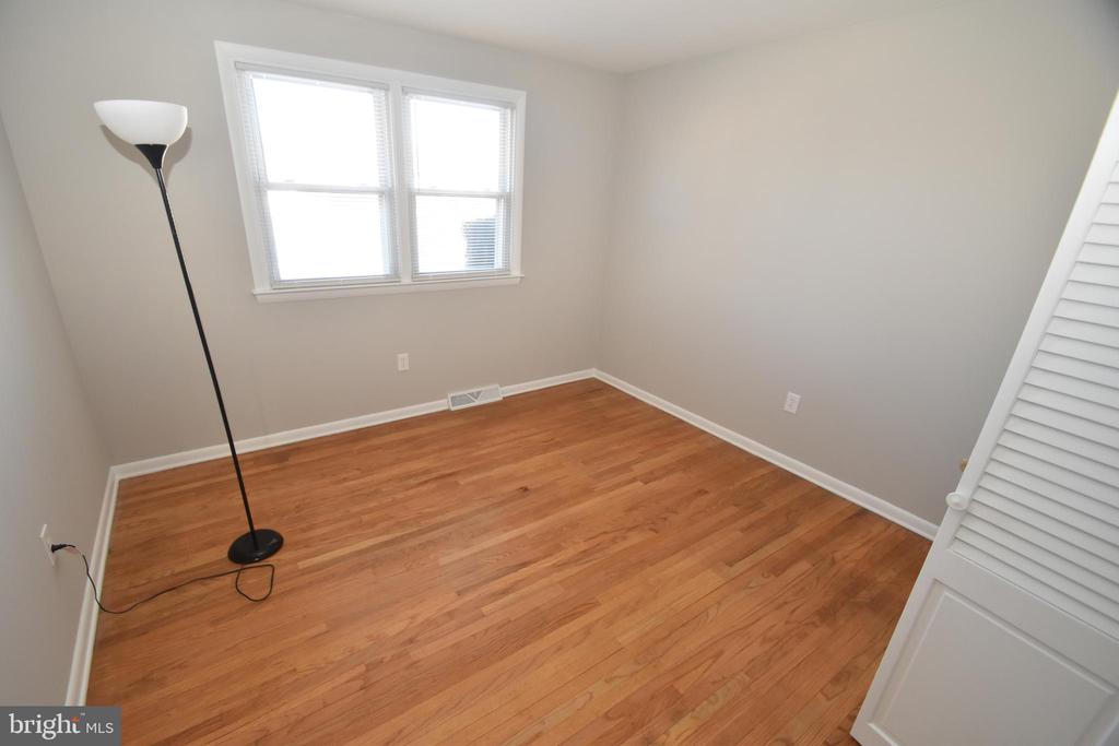1105 RALPH ROAD
