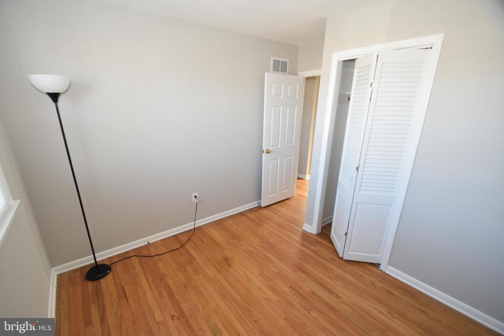 1105 RALPH ROAD