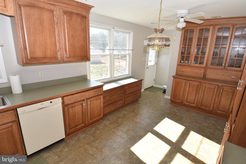 1105 RALPH ROAD