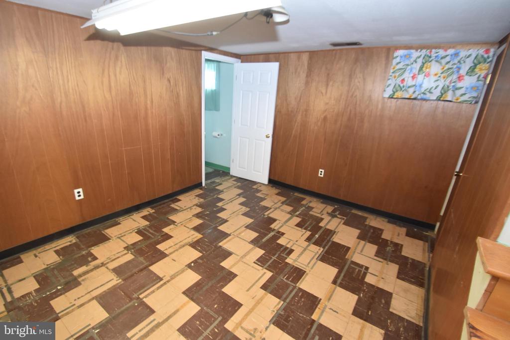 1105 RALPH ROAD