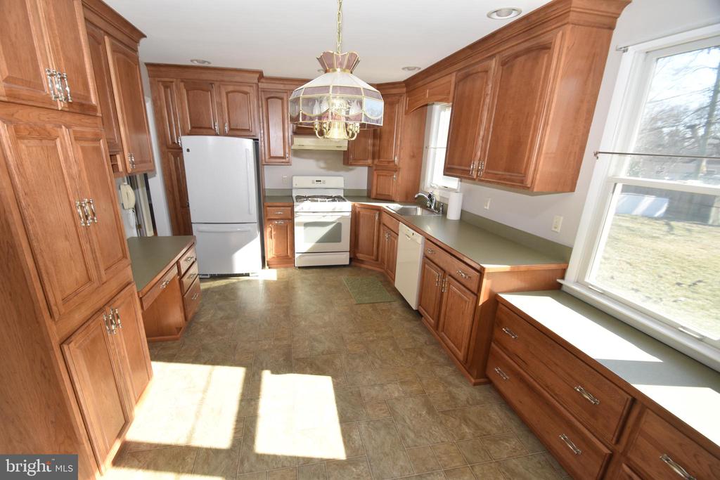 1105 RALPH ROAD