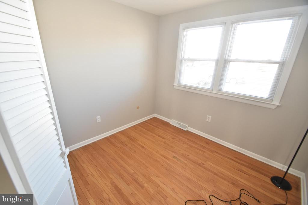1105 RALPH ROAD