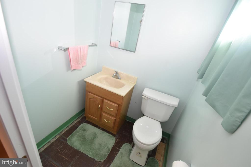 1105 RALPH ROAD