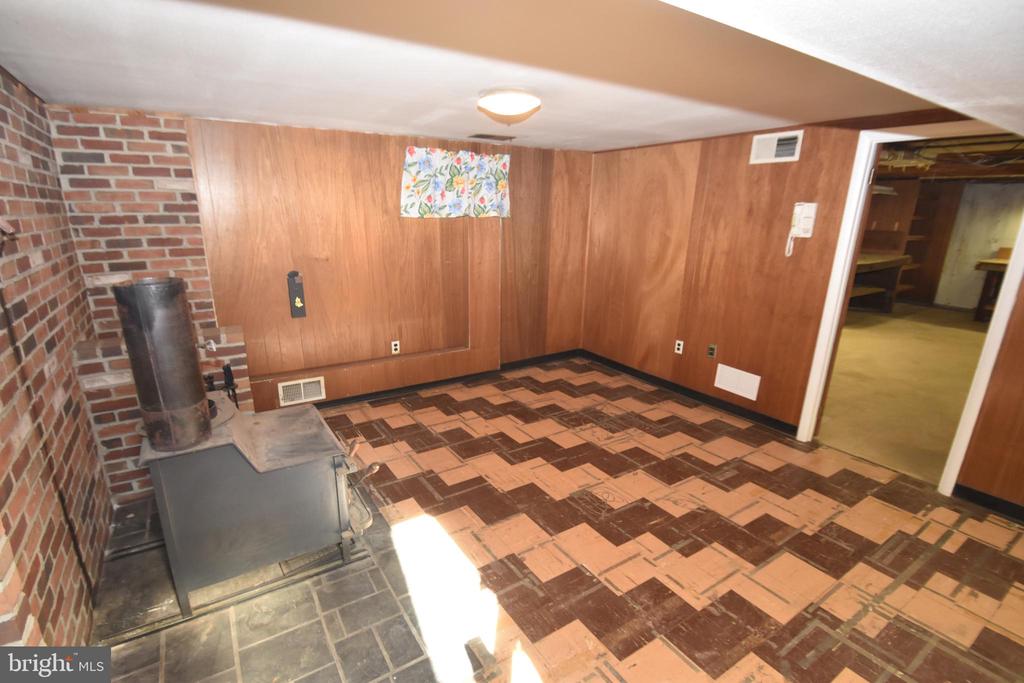 1105 RALPH ROAD