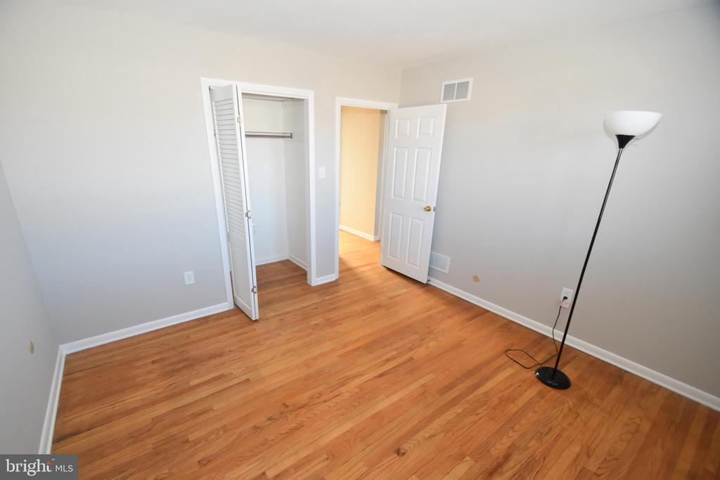 1105 RALPH ROAD