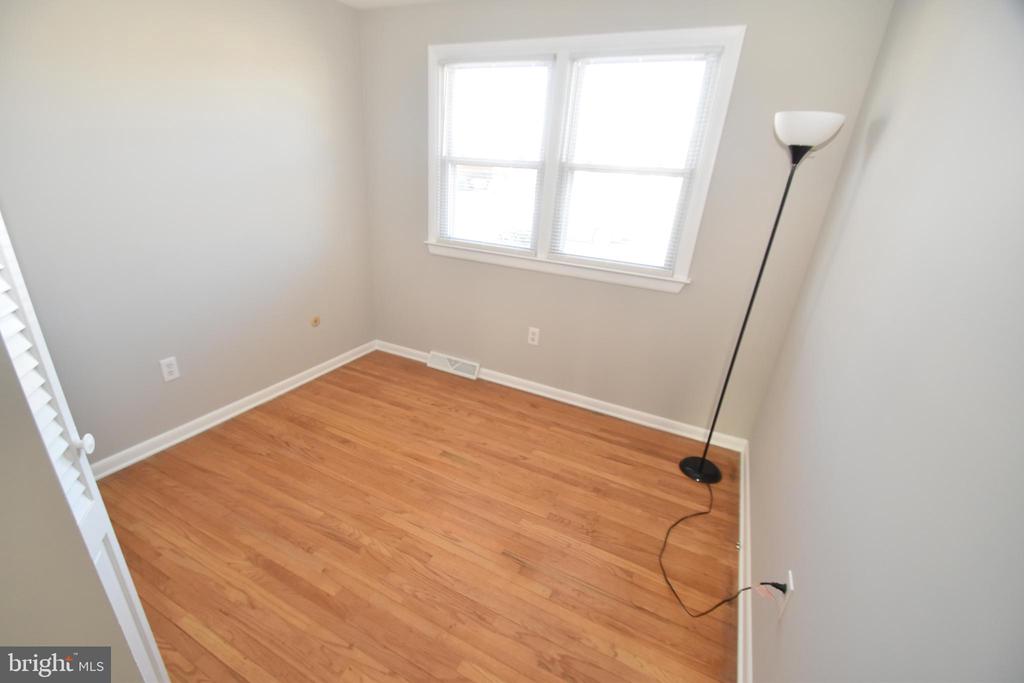 1105 RALPH ROAD