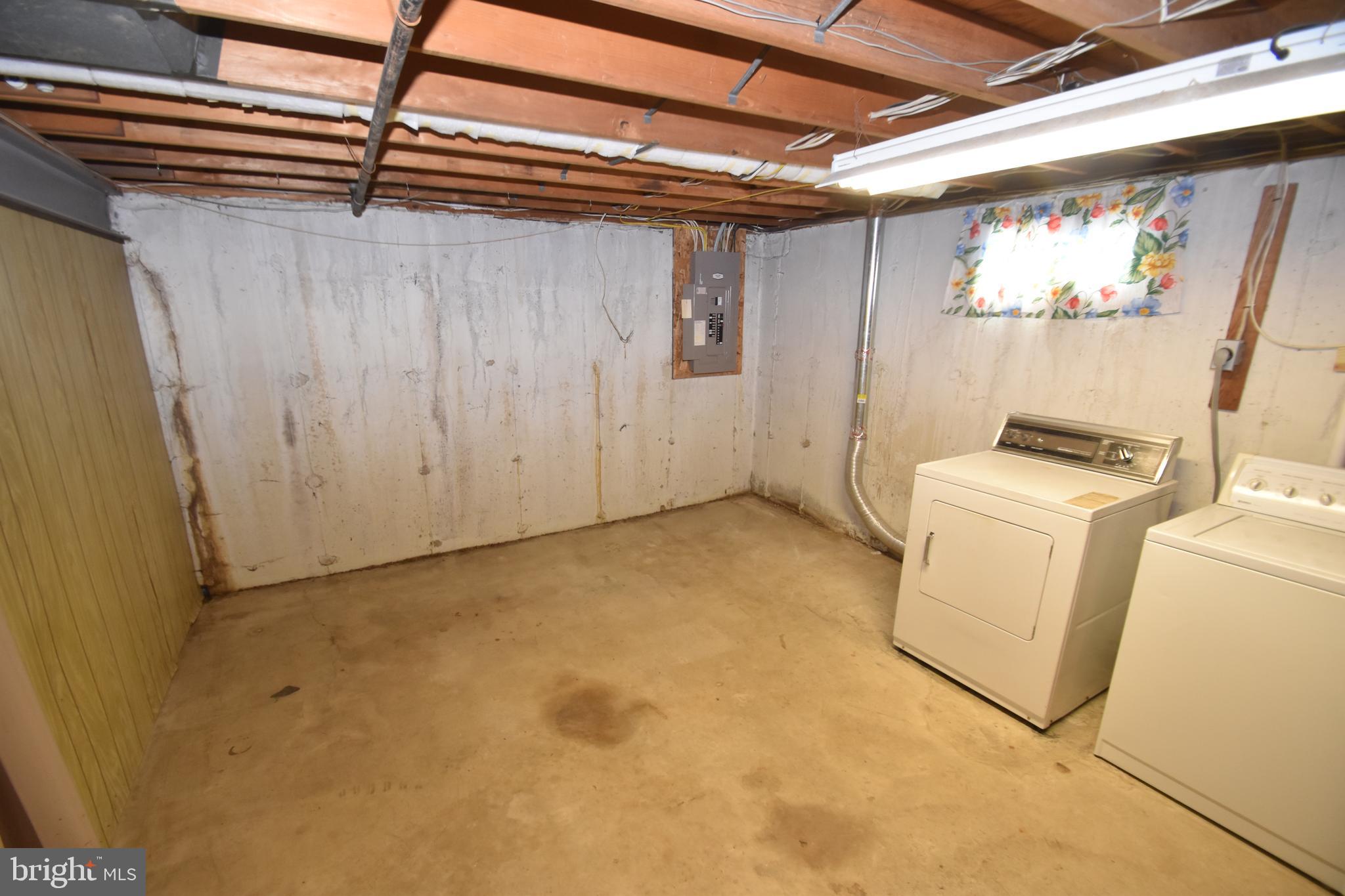 1105 RALPH ROAD