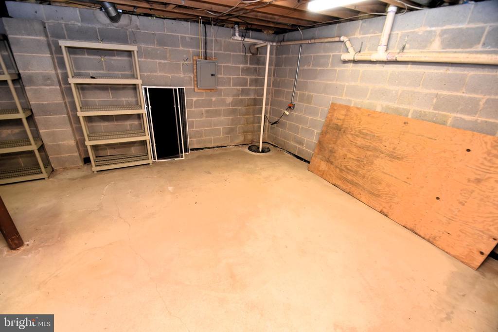 118 RED PINE CIRCLE
