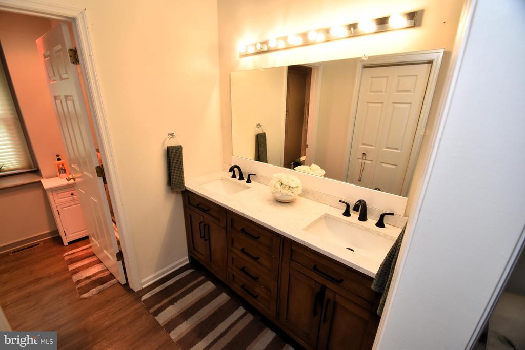 118 RED PINE CIRCLE