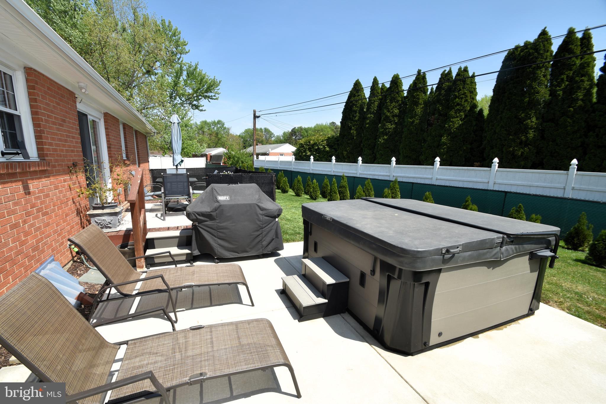 10 CASIMIR COURT