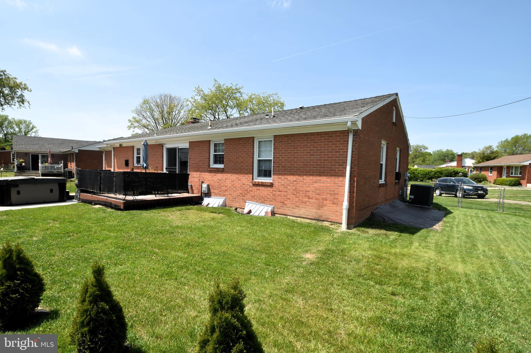 10 CASIMIR COURT