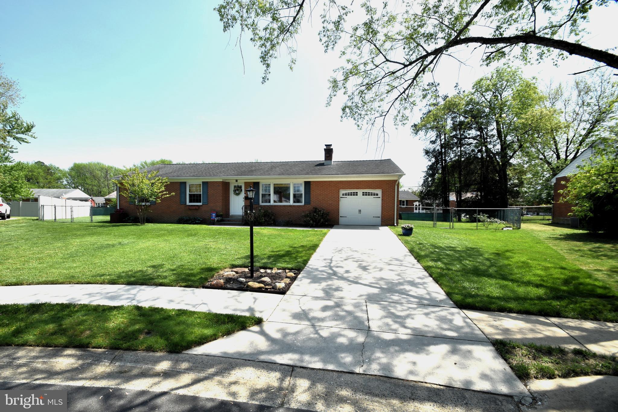 10 CASIMIR COURT