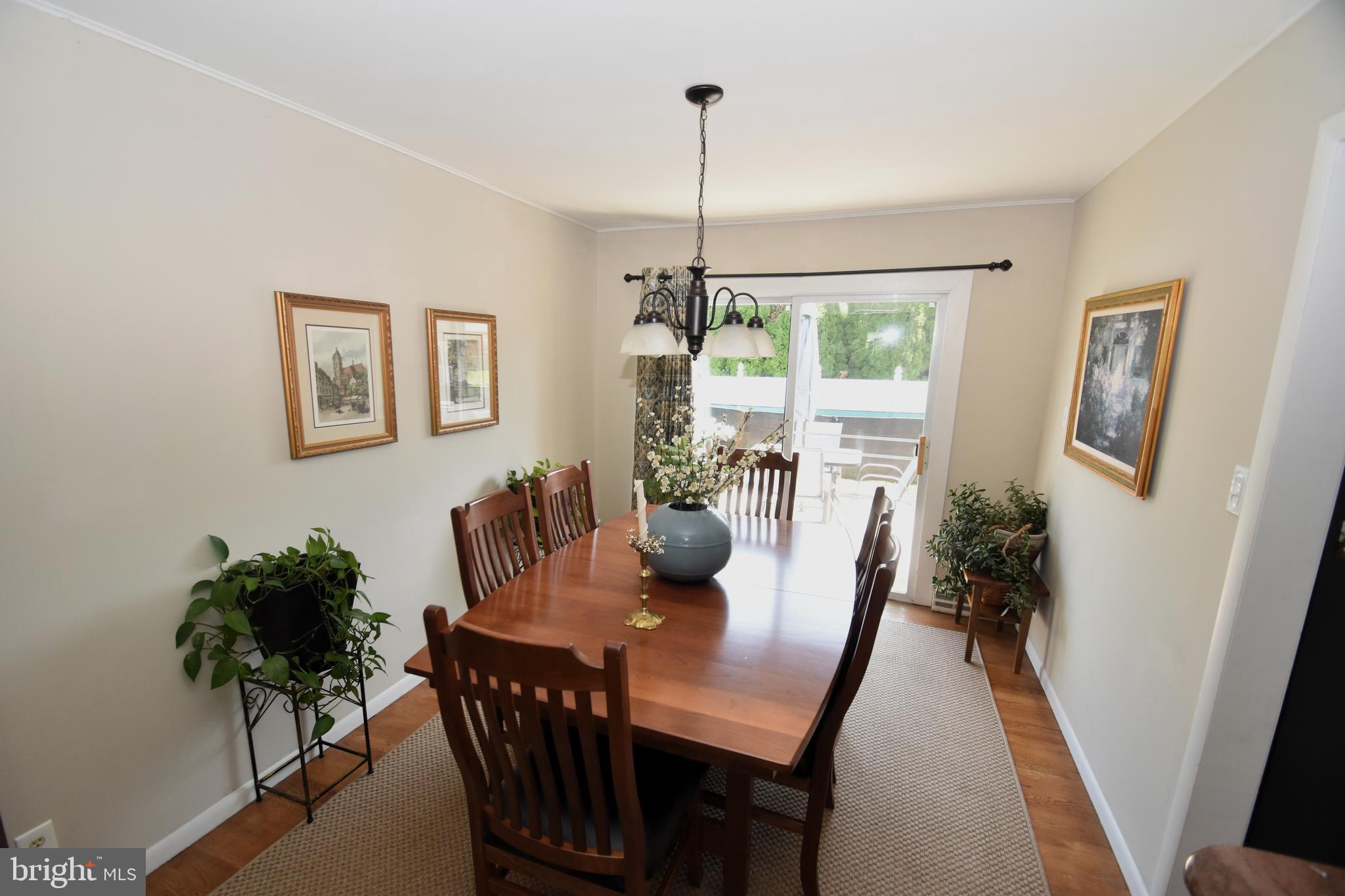 10 CASIMIR COURT