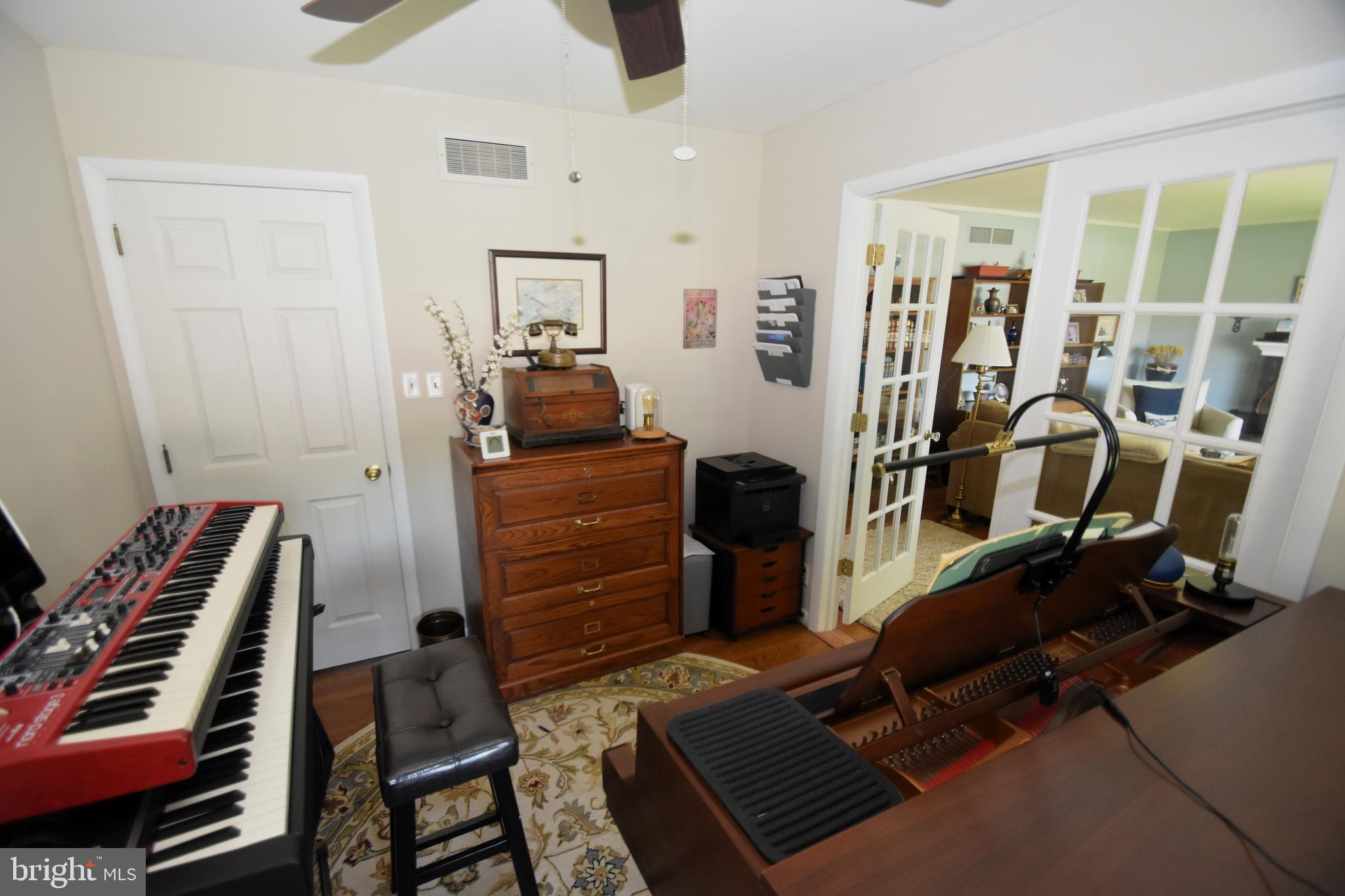 10 CASIMIR COURT