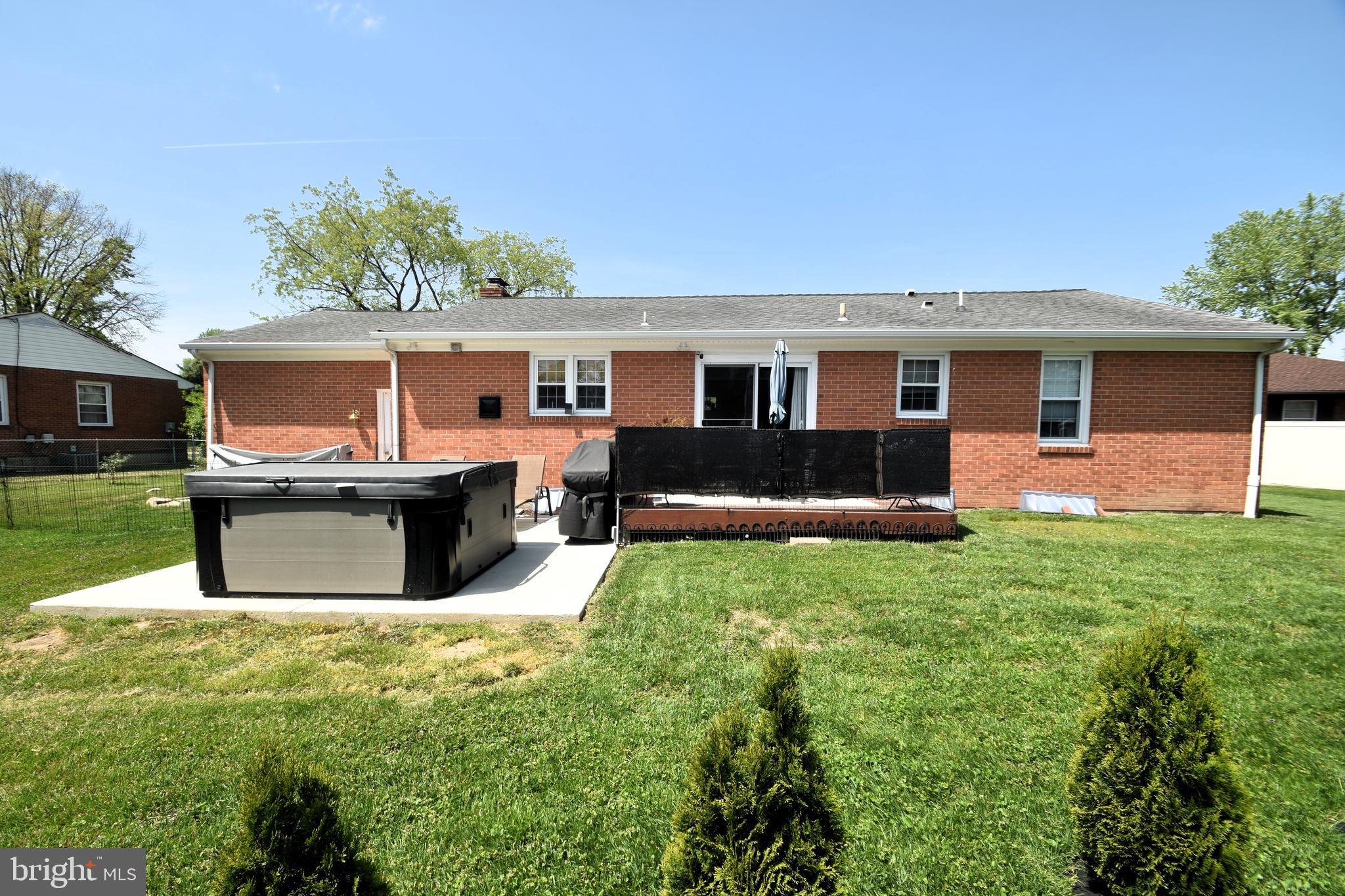 10 CASIMIR COURT