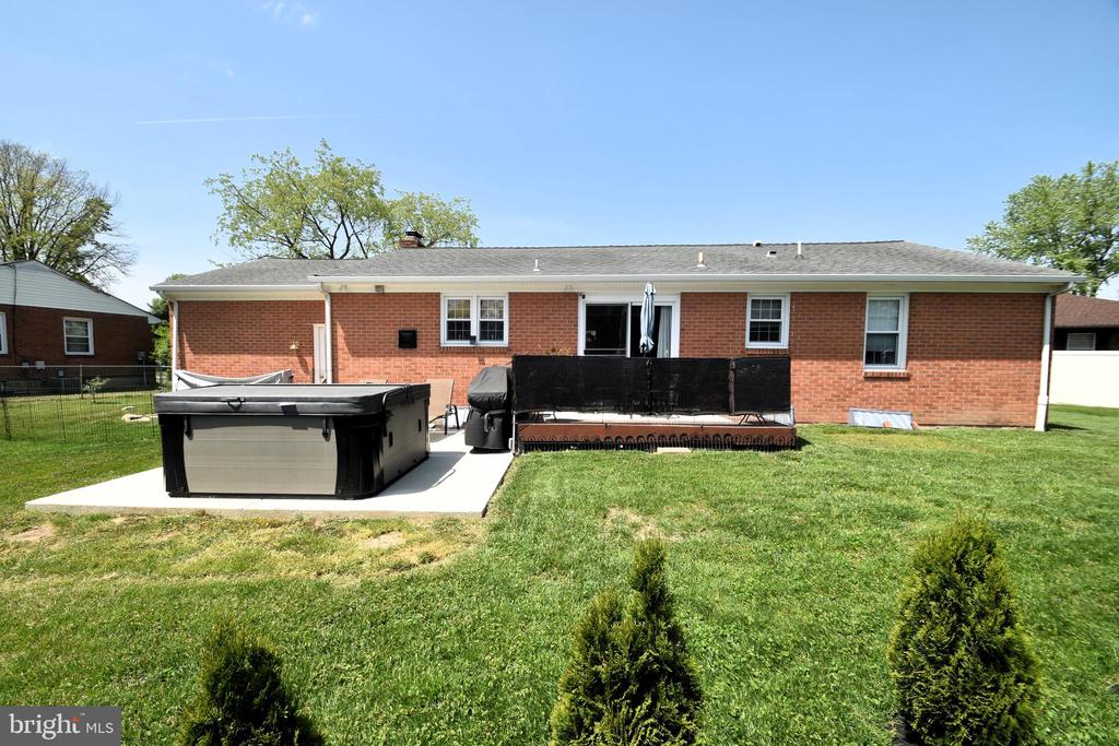 10 CASIMIR COURT