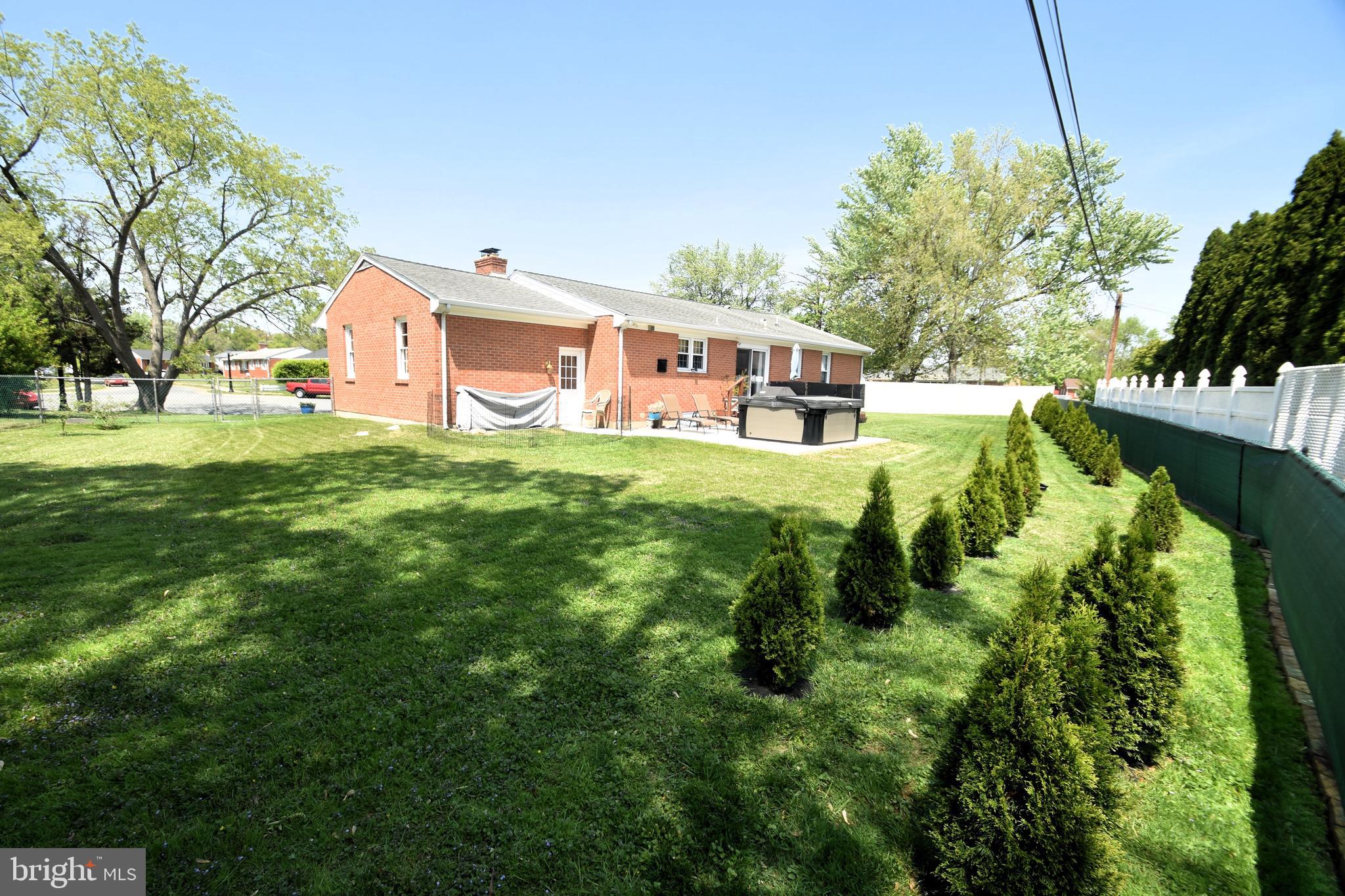 10 CASIMIR COURT