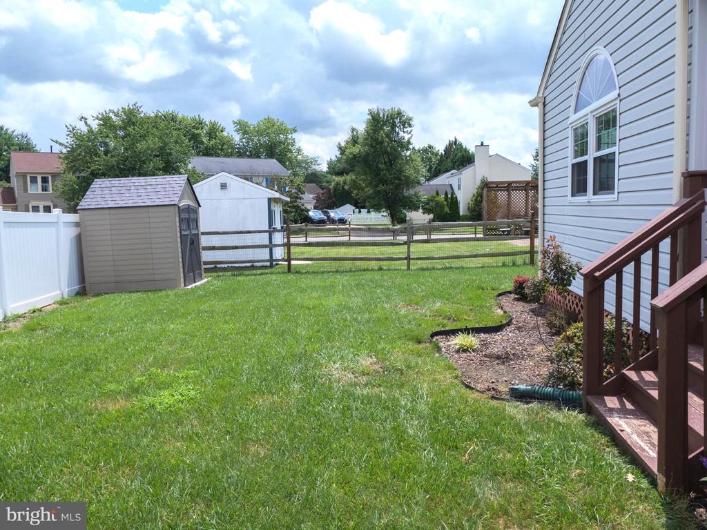 17 W VIOLETTE DRIVE