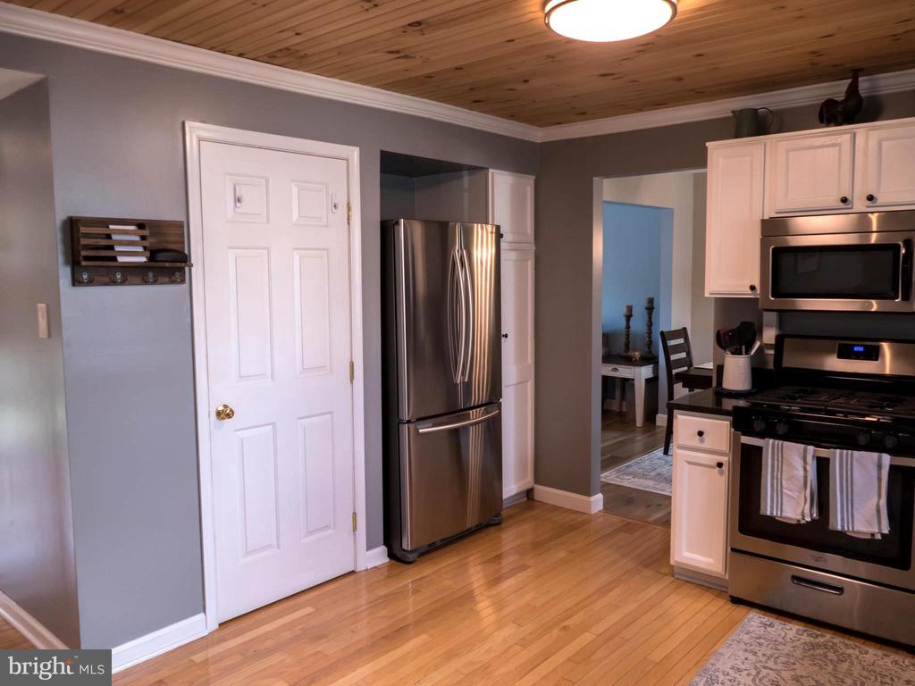 17 W VIOLETTE DRIVE