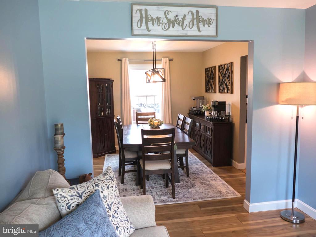 17 W VIOLETTE DRIVE