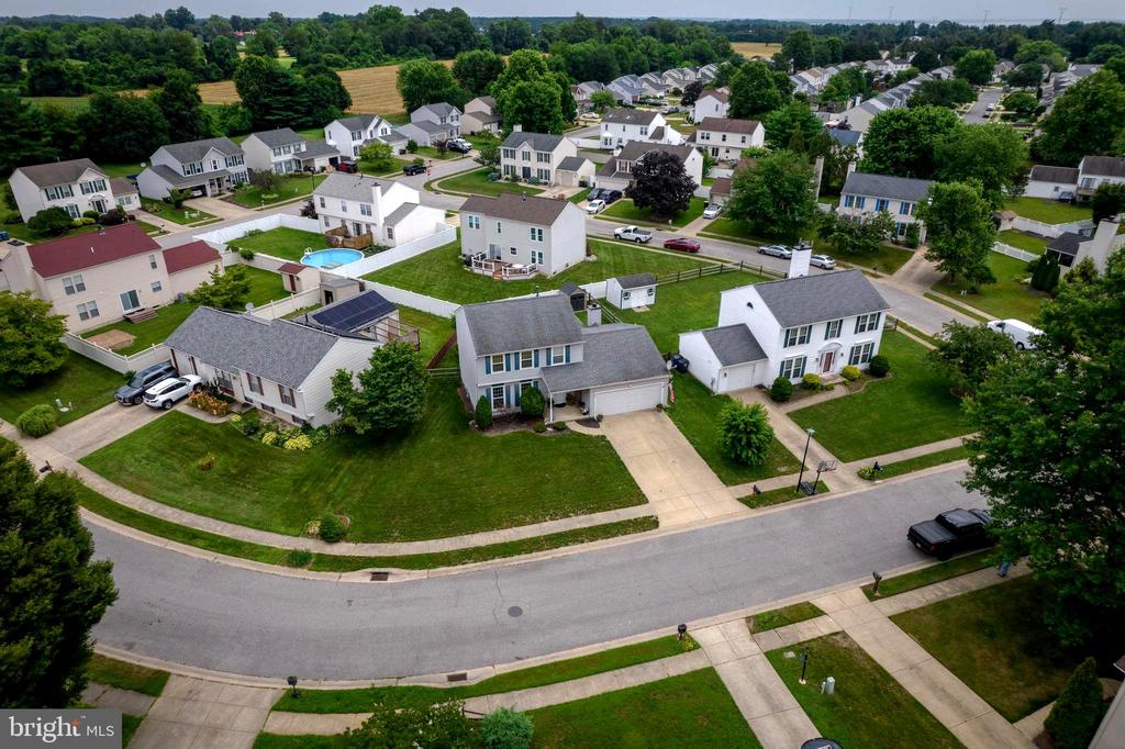 17 W VIOLETTE DRIVE