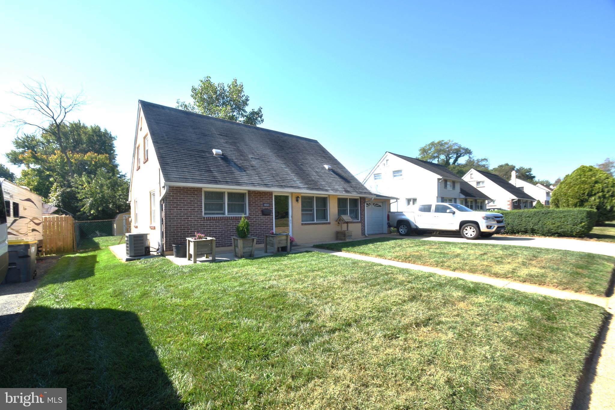 1512 FAULKLAND ROAD