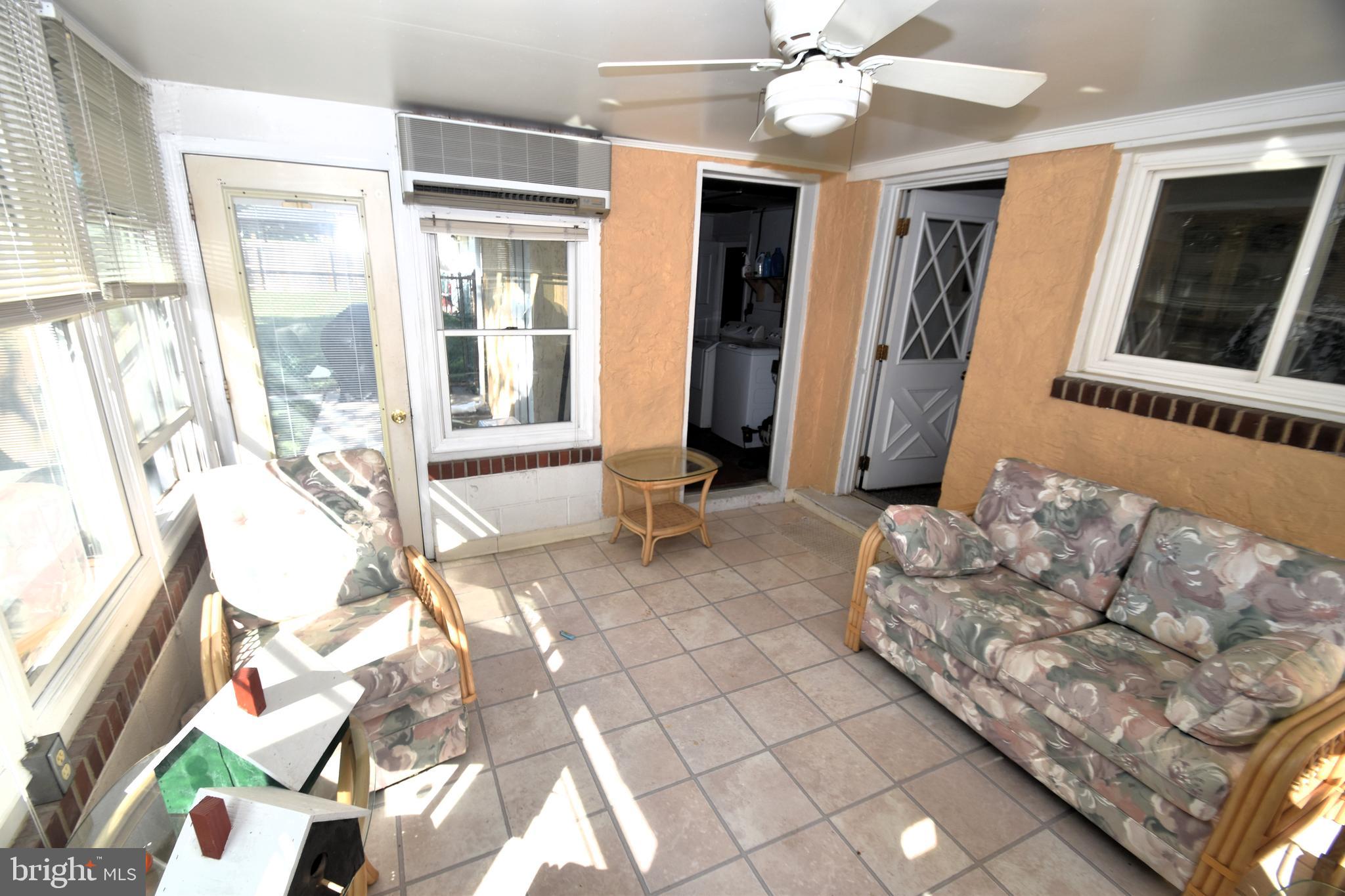 1512 FAULKLAND ROAD